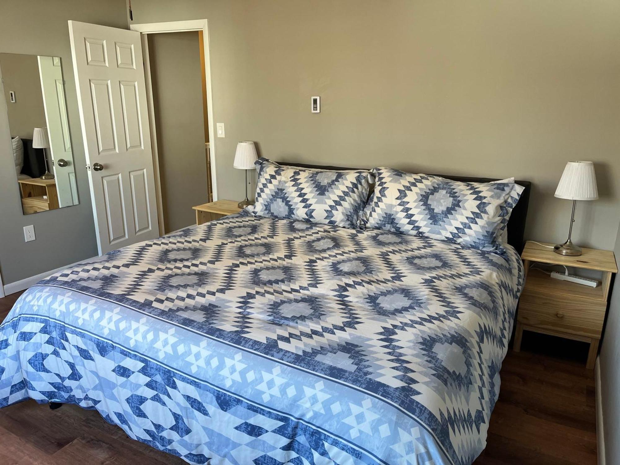 Carter #4 Two Bedroom Unit Near Xavier Downtown