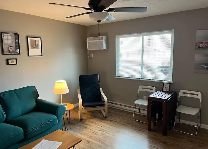 Carter #4 Two Bedroom Unit Near Xavier Downtown