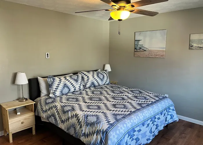 Carter #4 Two Bedroom Unit Near Xavier Downtown
